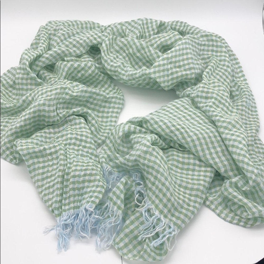 Super Cute Lightweight Scarf/Wrap